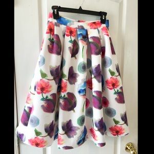 Lulu’s Floral Midi Skirt Size Small
